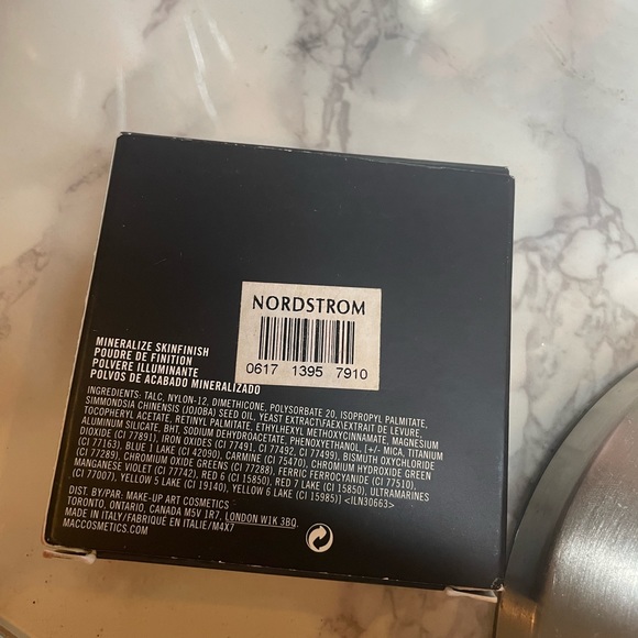 MAC Shimpagne Mineralize Skinfinish - Picture 4 of 4